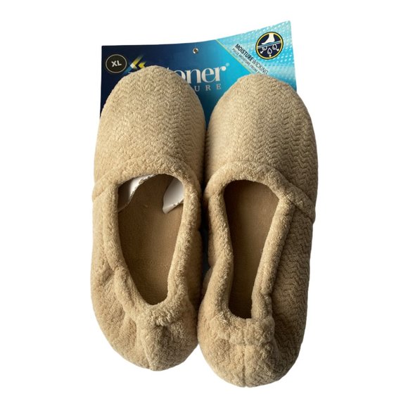 Isotoner Signature Chevron Closed Back Slippers - Picture 2 of 4